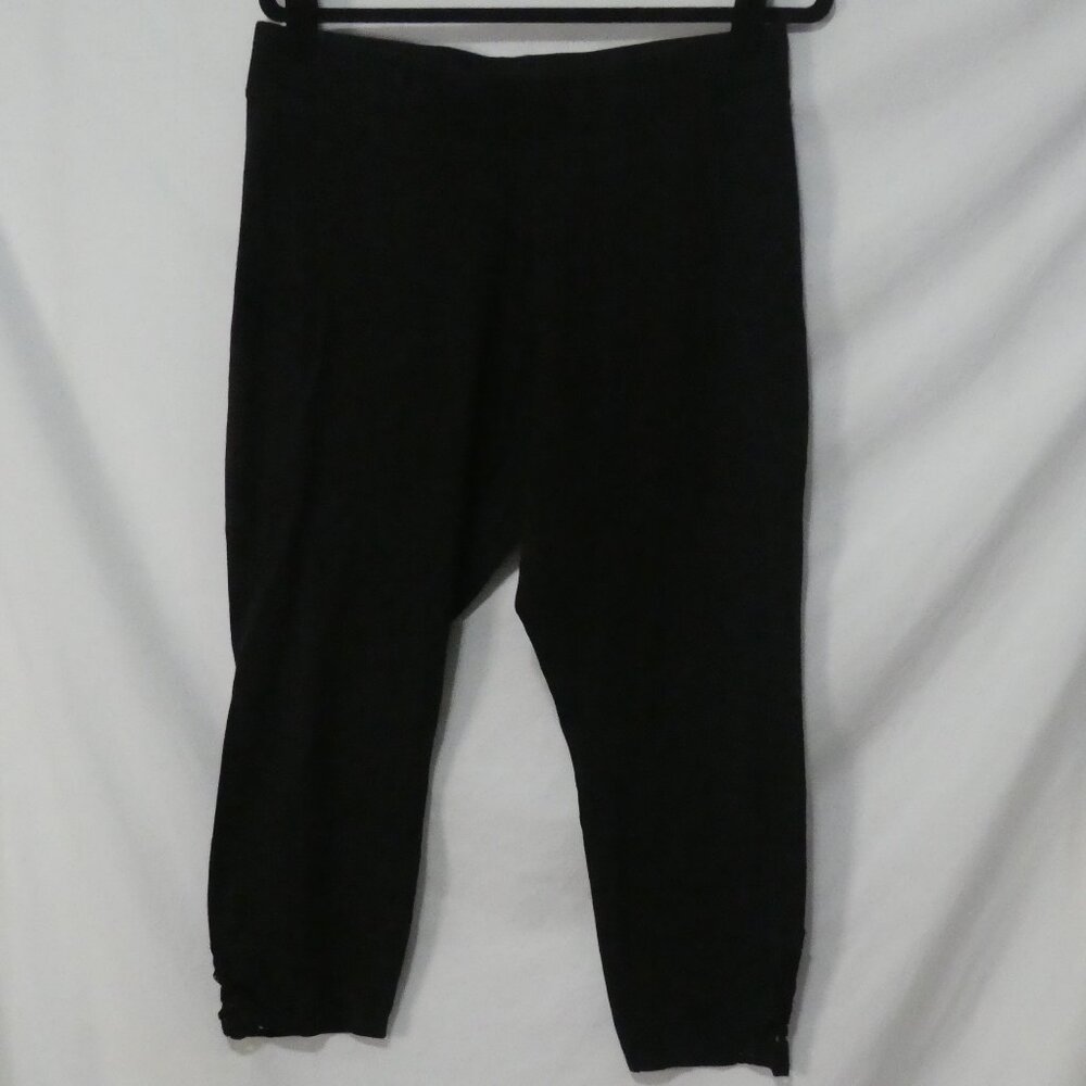 HUE | 1X | Classic Black Straight Legings | Lace Bottom Hems